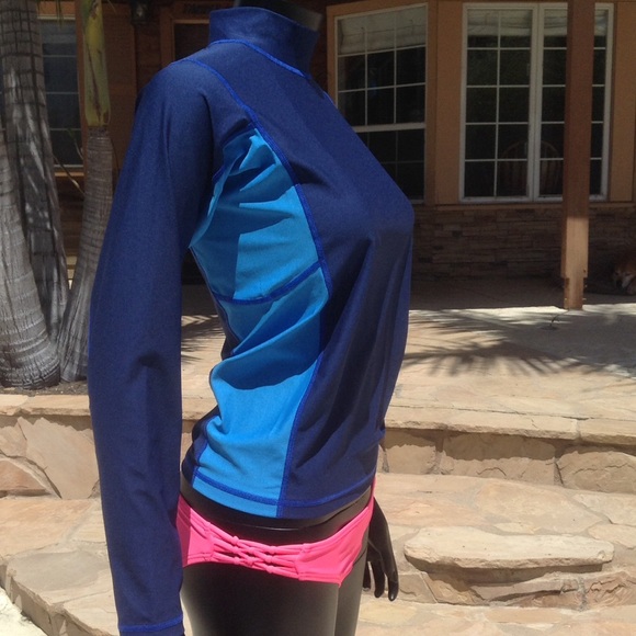 ACTIVSKINZ UPF50 Unisex Blue Swim Rash Guard - Picture 6 of 9